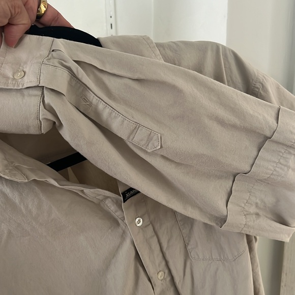 X-LARGE size L button down khaki - Picture 4 of 4
